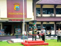 Tingkatkan Sinegritas TNI -Polri , Dandim Boyolali Pimpin Apel Pagi di Mapolres Boyolali Posko Nusantara.