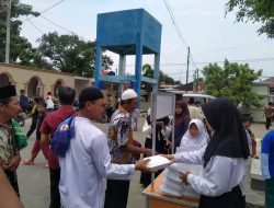 Komunitas Pemuda Desa Kubang Deleg Bagikan Nasi Kotak Gratis Di Masjid Al-Insaaniyyah