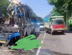 Berikut 8 Korban Kecelakaan Antara Bus Dengan Truk Di Jalur Pantura Desa Pasar Banggi Rembang